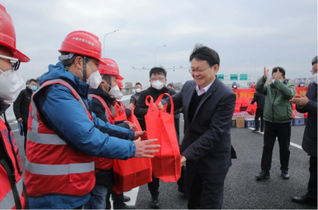 市长万广明走访慰问重大重点项目万搏wanbo(中国)者