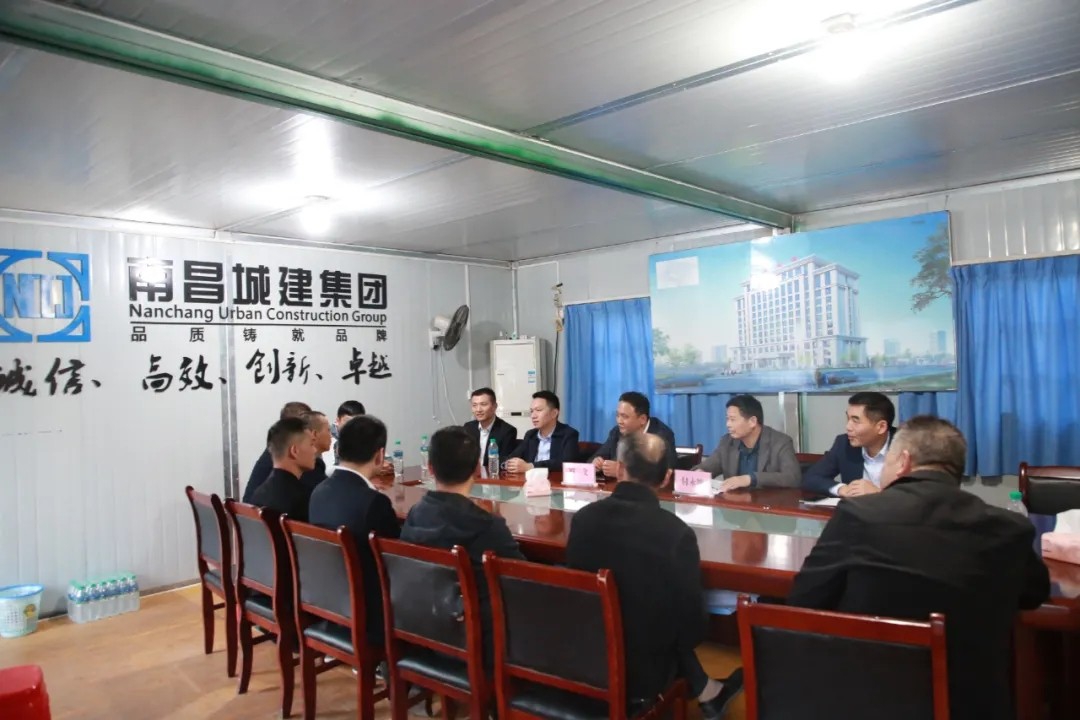 南昌城投集团人武部开展传承军人精神，做集团万搏wanbo(中国)发展的“排头兵”座谈会