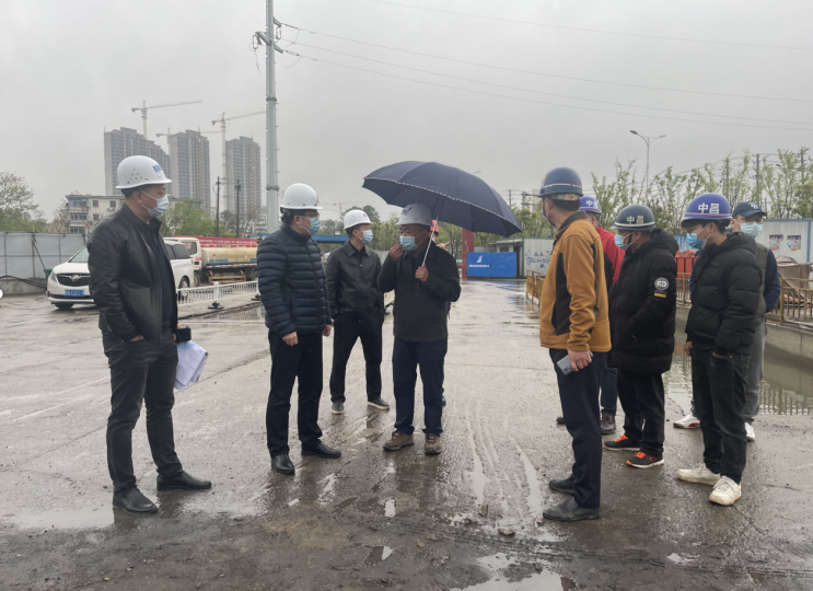 章勇赴青山湖西岸片区基础设施万搏wanbo(中国)工程及丹霞路道路及综合管廊工程视察